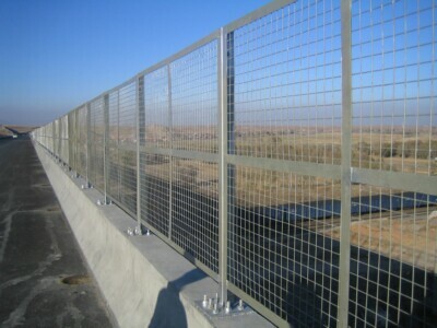 Application of stainless steel fencing